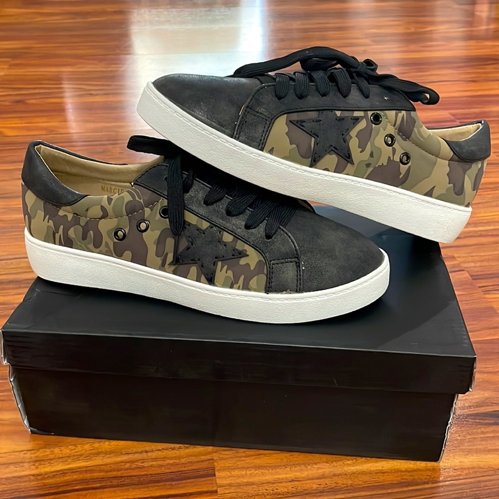 Camo star sneakers